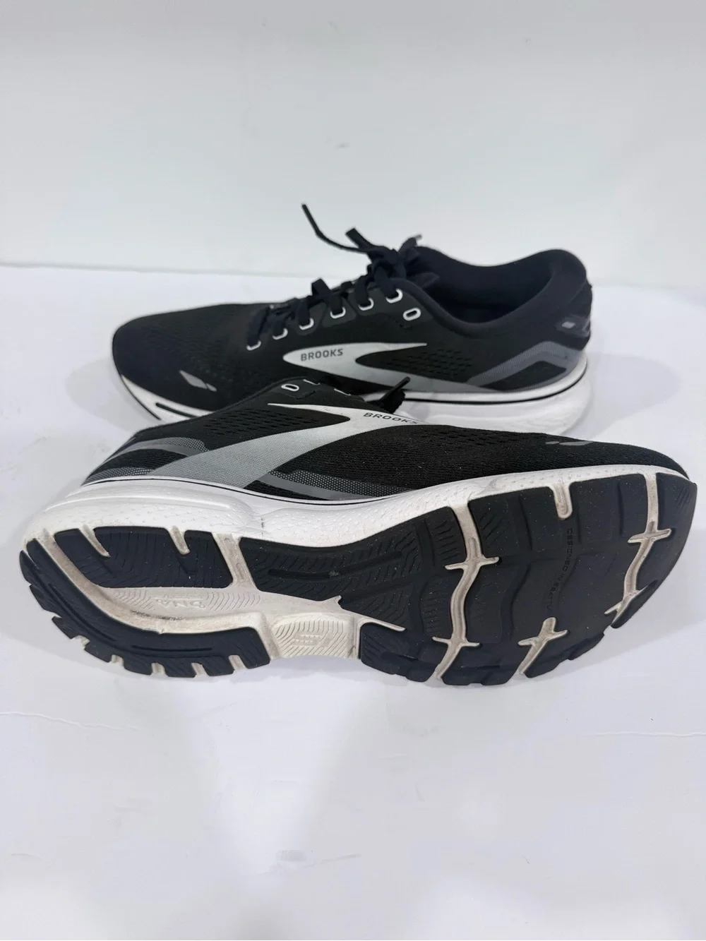 Brooks Men’s Black and White Athletic Running Shoes